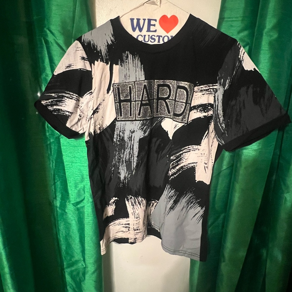 AXIOLOGY Monochrome Brushstroke Tee